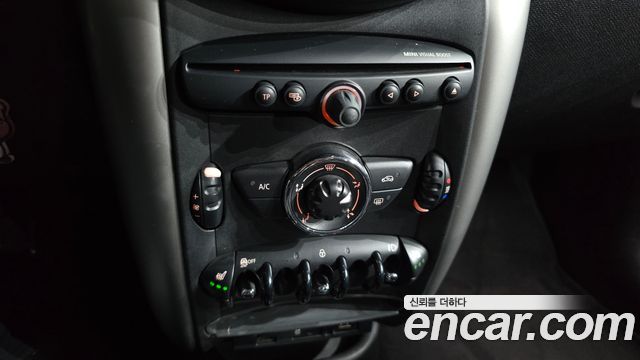 MINI Cooper D Countryman Standard 1st 2015 — фото 37