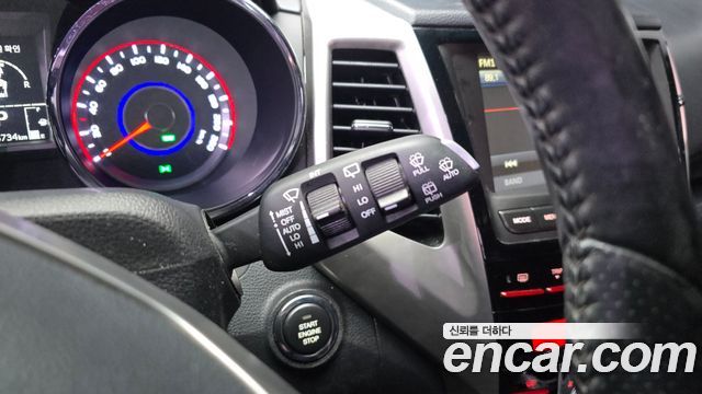 KG Mobility (SsangYong) Tivoli LX 2WD HI-DLX 2015 — фото 16