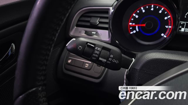 KG Mobility (SsangYong) Tivoli LX 2WD HI-DLX 2015 — фото 17