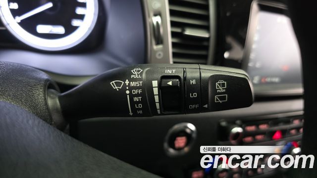 Kia Niro Luxury 2017 — фото 28