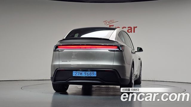 Tesla Model Y L Long Range AWD 2026 — фото 4