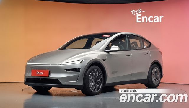 Tesla Model Y L Long Range AWD