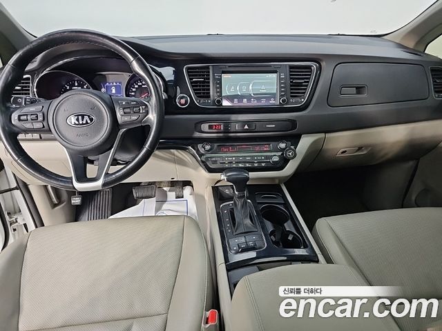 Kia Carnival 9-seater Prestige 2018 — фото 7