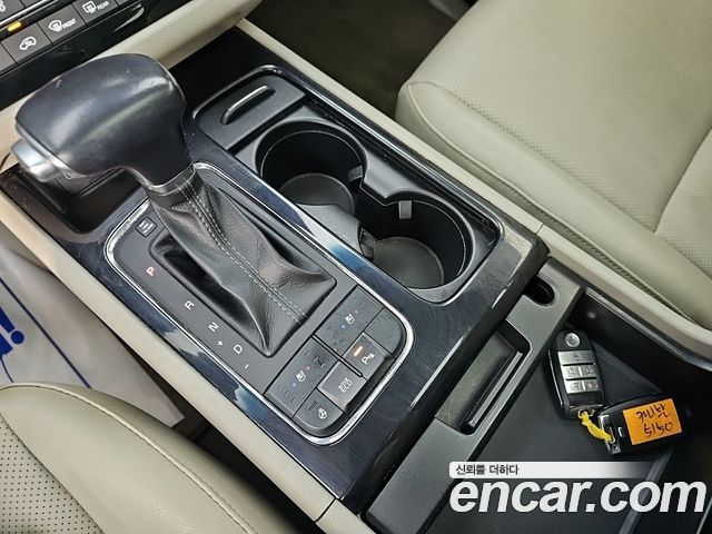 Kia Carnival 9-seater Prestige 2018 — фото 9