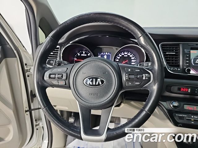 Kia Carnival 9-seater Prestige 2018 — фото 15