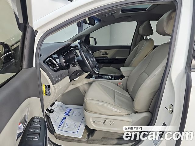 Kia Carnival 9-seater Prestige 2018 — фото 16