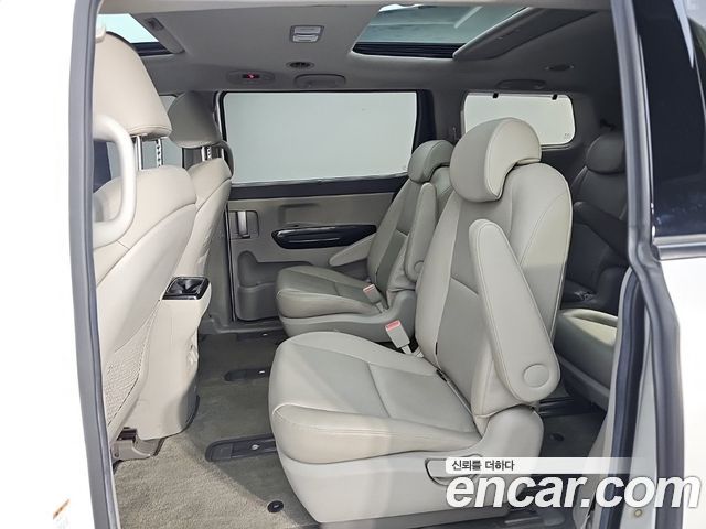 Kia Carnival 9-seater Prestige 2018 — фото 17