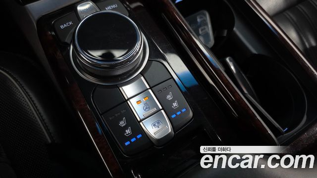 Genesis EQ900 5.0 GDI AWD Prestige 2018 — фото 17