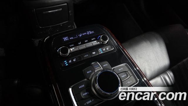 Genesis EQ900 5.0 GDI AWD Prestige 2018 — фото 19