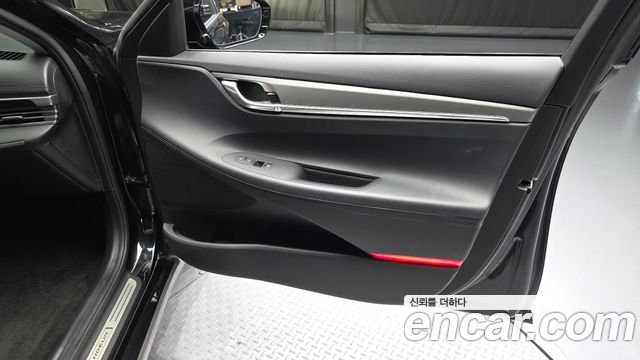 Hyundai Grandeur (IG) 3.0 LPi Rent Car Modern 2022 — фото 24