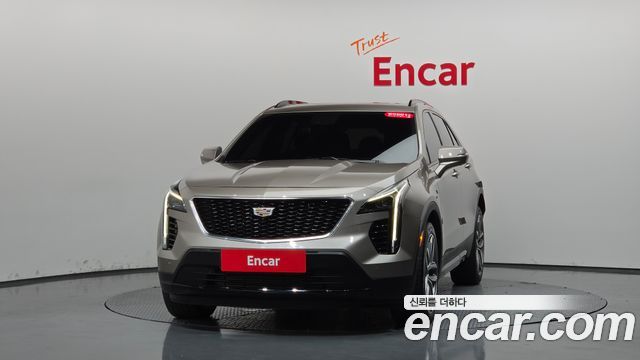 Cadillac XT4 2.0 Sport AWD 2023 — фото 3