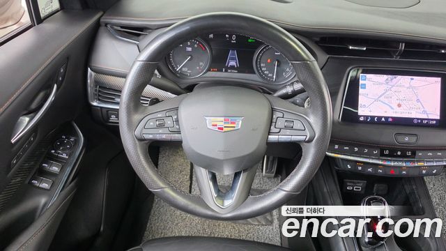 Cadillac XT4 2.0 Sport AWD 2023 — фото 14