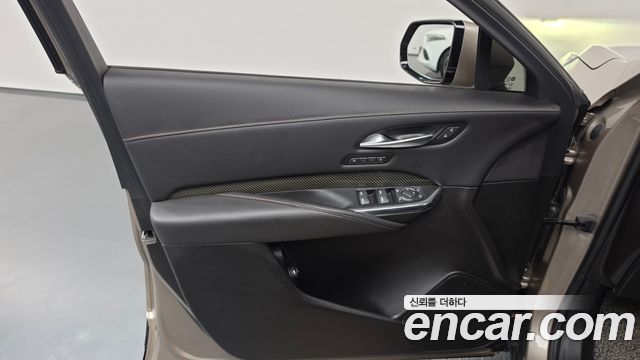 Cadillac XT4 2.0 Sport AWD 2023 — фото 24