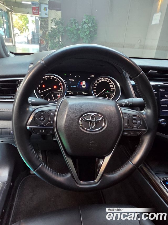 Toyota Camry (XV70) 2.5 2019 — фото 16