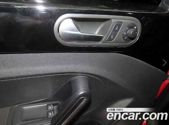 Volkswagen Beetle 2.0 TDI Premium 3rd 2013 — фото 17