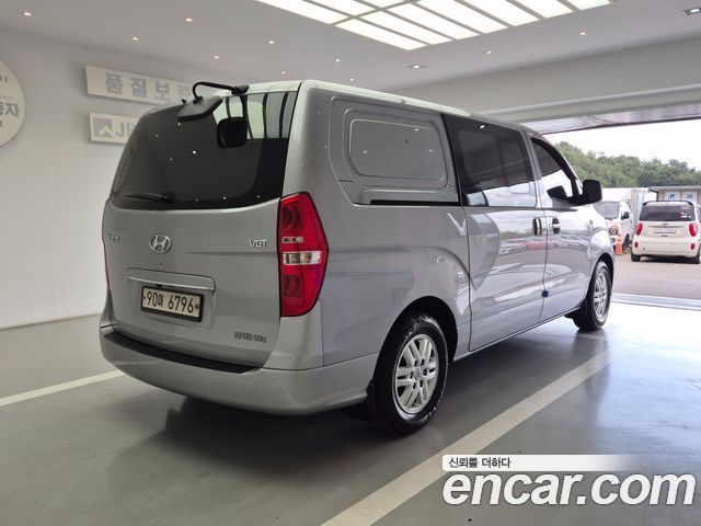 Hyundai Grand Starex Van 5-Seater Smart 2021 — фото 3