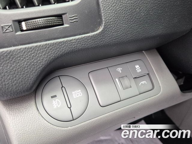 Hyundai Grand Starex Van 5-Seater Smart 2021 — фото 10