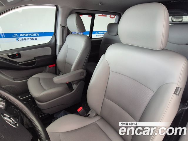 Hyundai Grand Starex Van 5-Seater Smart 2021 — фото 15