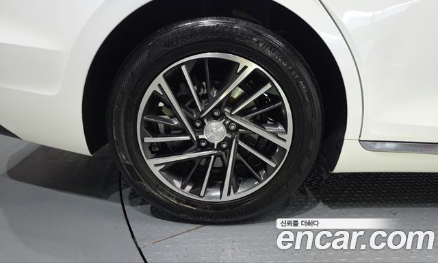 Hyundai Grandeur (IG) 3.0 LPi Rent Car Modern 2020 — фото 5