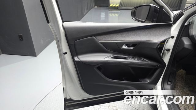 Peugeot 3008 (II) 1.5 BlueHDi Allure 2019 — фото 24