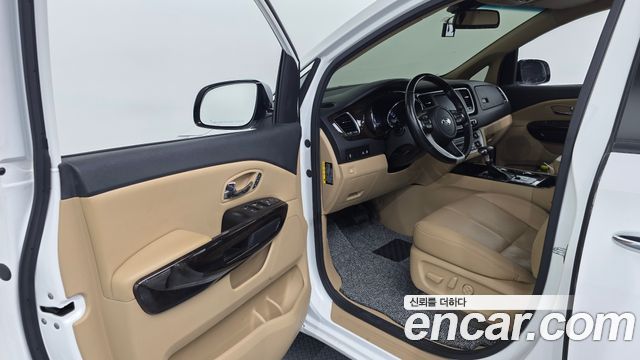 Kia Carnival 7-Seater Limousine President 2019 — фото 10