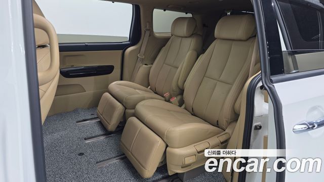 Kia Carnival 7-Seater Limousine President 2019 — фото 11