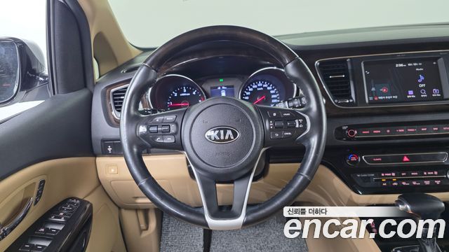 Kia Carnival 7-Seater Limousine President 2019 — фото 13