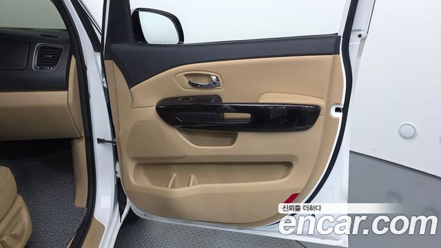 Kia Carnival 7-Seater Limousine President 2019 — фото 25