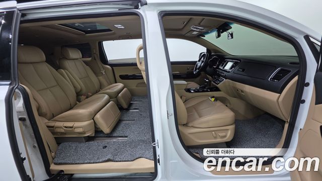 Kia Carnival 7-Seater Limousine President 2019 — фото 26