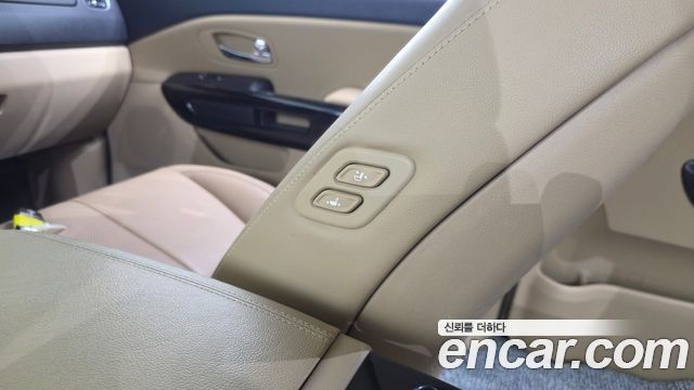 Kia Carnival 7-Seater Limousine President 2019 — фото 31