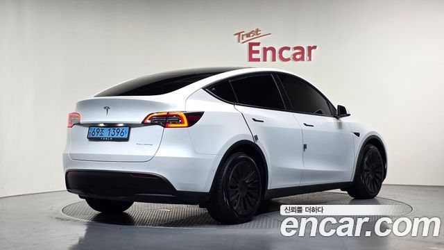Tesla Model Y Long Range AWD 2022 — фото 2