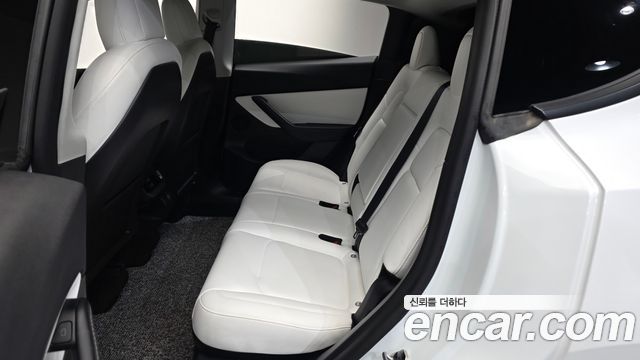 Tesla Model Y Long Range AWD 2022 — фото 15