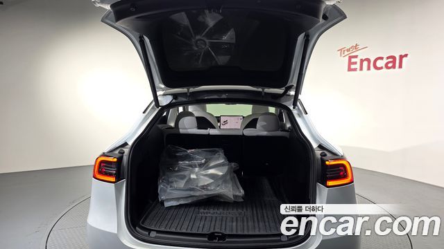 Tesla Model Y Long Range AWD 2022 — фото 23