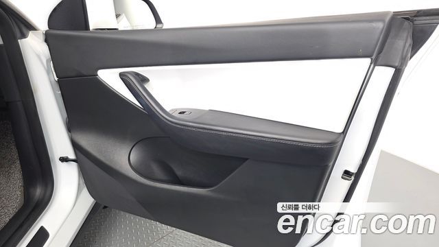 Tesla Model Y Long Range AWD 2022 — фото 30