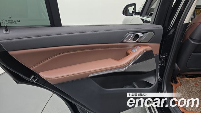 BMW X7 (G07) xDrive 40i Design Pure Excellence 7-Seater 2022 — фото 25