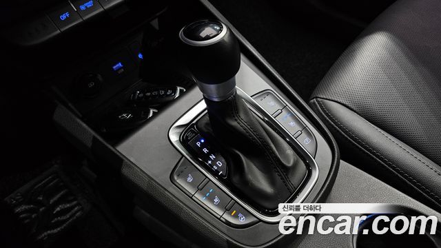 Hyundai Kona Hybrid Inspiration 2023 — фото 9