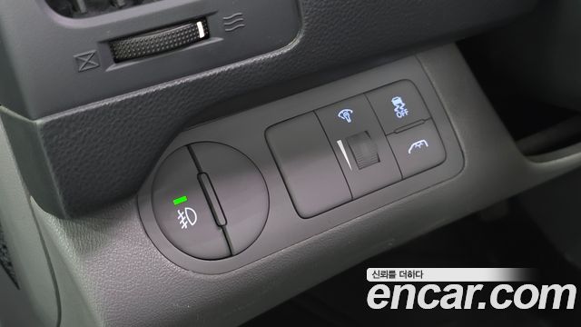 Hyundai Grand Starex 5-Seater VAN Modern 2016 — фото 17