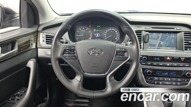 Hyundai Sonata (LF) 2.0 Smart 2016 — фото 15