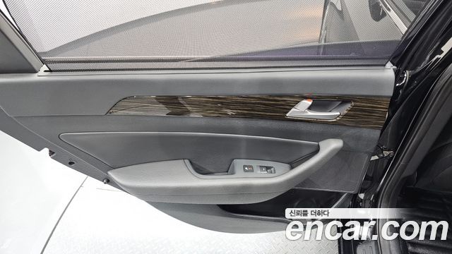 Hyundai Sonata (LF) 2.0 Smart 2016 — фото 25
