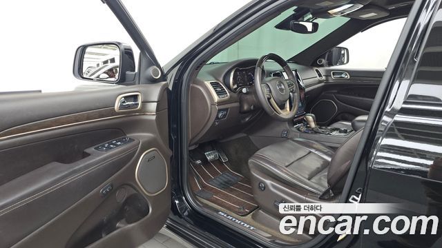 Jeep Grand Cherokee 3.0 Diesel Overland Summit WK2 2017 — фото 10
