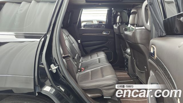 Jeep Grand Cherokee 3.0 Diesel Overland Summit WK2 2017 — фото 12