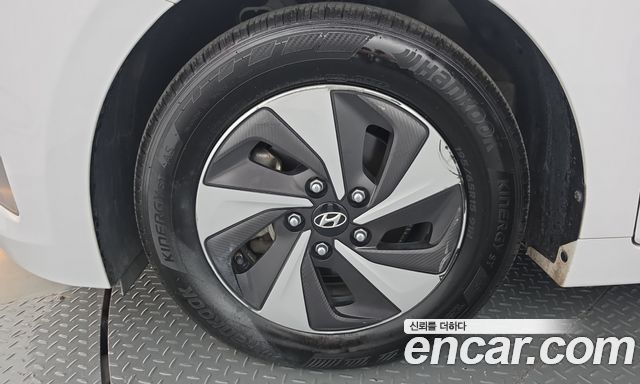 Hyundai Ioniq Hybrid N 2016 — фото 5