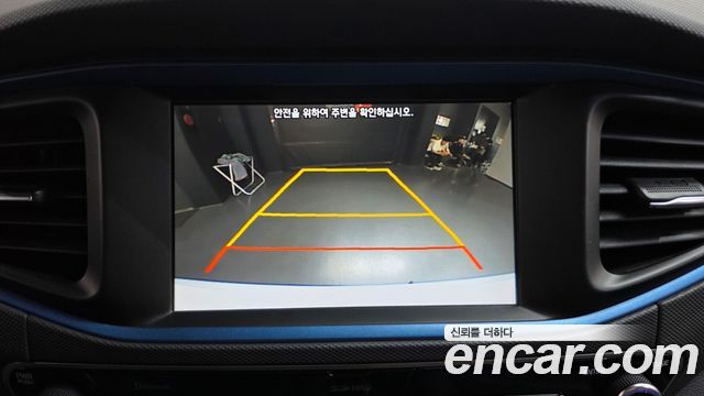 Hyundai Ioniq Hybrid N 2016 — фото 14
