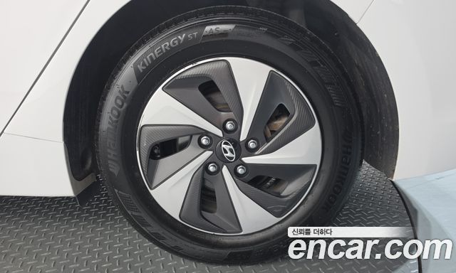 Hyundai Ioniq Hybrid N 2016 — фото 21