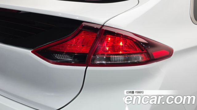 Hyundai Ioniq Hybrid N 2016 — фото 23