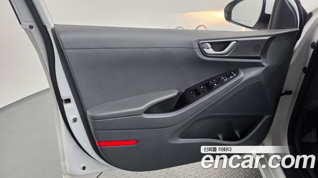 Hyundai Ioniq Hybrid N 2016 — фото 24