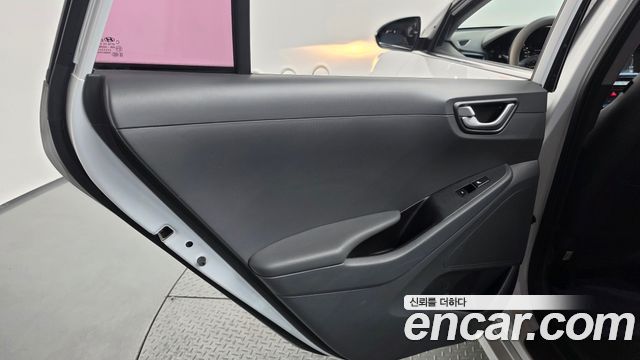 Hyundai Ioniq Hybrid N 2016 — фото 25
