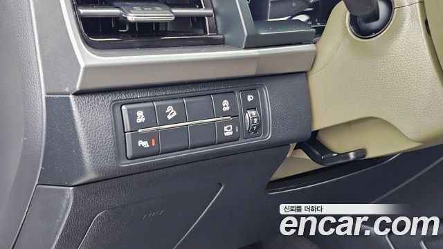 KG Mobility (SsangYong) Rexton Sports Khan Diesel 2.2 4WD Culman Noblesse 2024 — фото 16