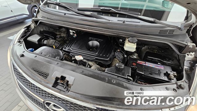 Hyundai Grand Starex 12-Seater Wagon CVX Luxury 2014 — фото 6