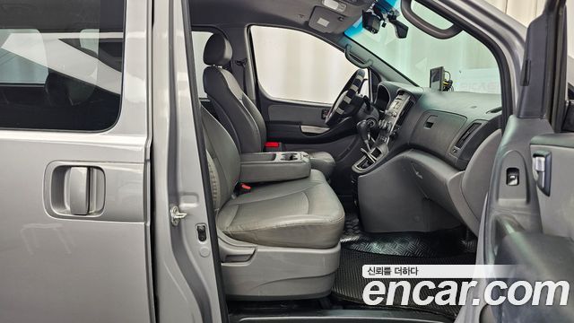 Hyundai Grand Starex 12-Seater Wagon CVX Luxury 2014 — фото 11